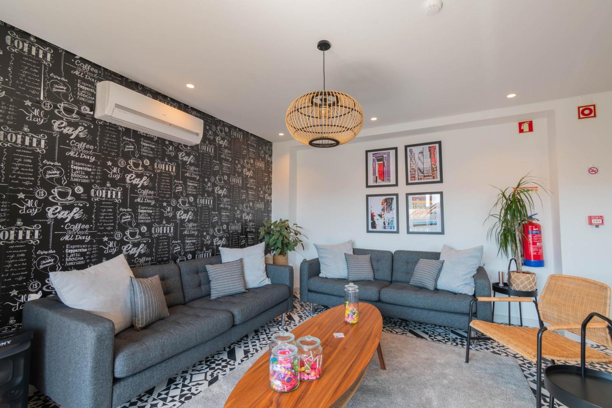 7Min To Uni Se-Velha - Ac - Work Desk - 300Mbs Wifi Bed & Breakfast Coimbra Dış mekan fotoğraf